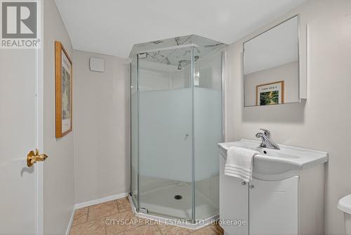 Basement Bathroom - 39 Glenmorris Street, Cambridge, ON - Indoor Photo Showing Bathroom