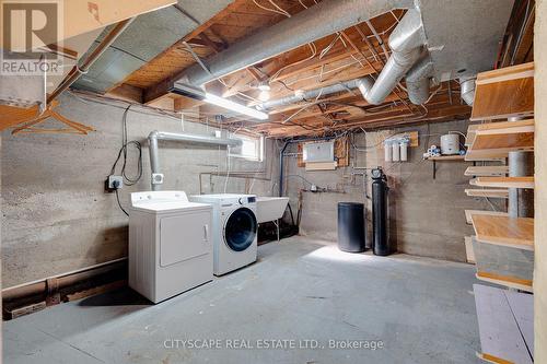 39 Glenmorris Street, Cambridge, ON - Indoor Photo Showing Laundry Room