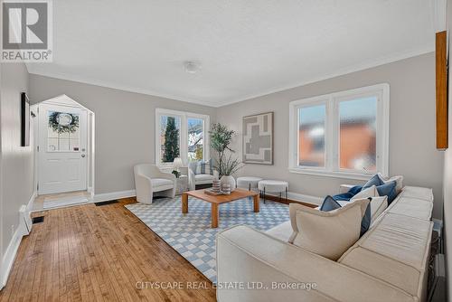 Living Room - 39 Glenmorris Street, Cambridge, ON - Indoor Photo Showing Living Room