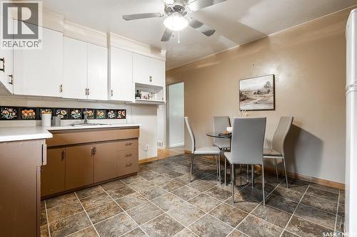 1609 Park Avenue, Saskatoon, SK - Indoor Photo Showing Kitchen