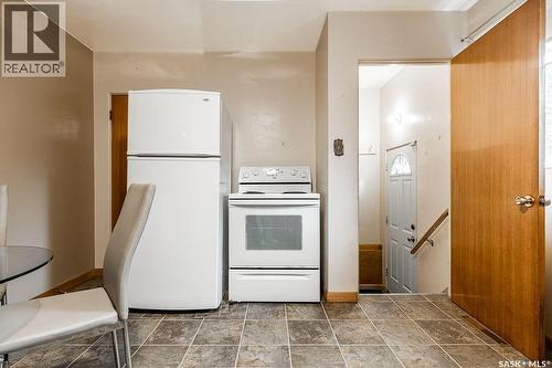1609 Park Avenue, Saskatoon, SK - Indoor Photo Showing Kitchen