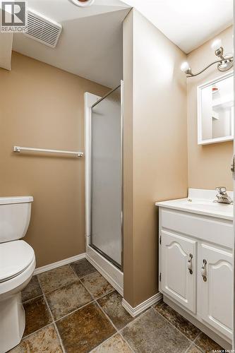 1609 Park Avenue, Saskatoon, SK - Indoor Photo Showing Bathroom