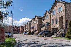 28 CAMPS LANE Toronto, ON M1E 0B2
