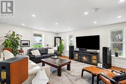 LIVINGROOM - 
