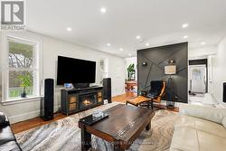 LIVINGROOM - 