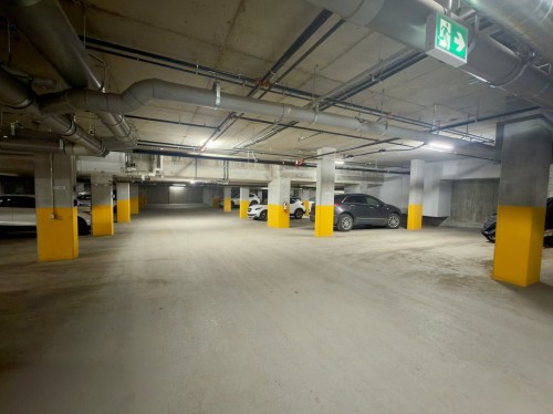 Garage - 810-71 Route 132, Delson, QC - Indoor Photo Showing Garage