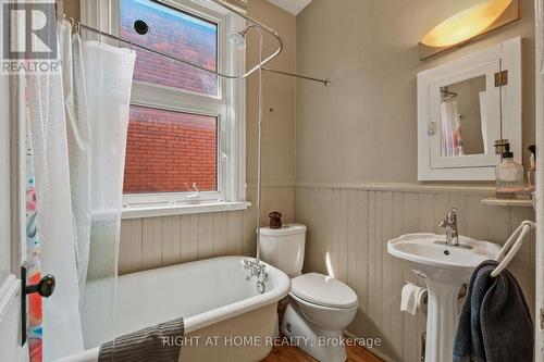 Unit 2-Bathroom - 93 Gilmour Street, Ottawa, ON - Indoor Photo Showing Bathroom