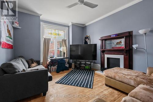 Unit 1-Main Floor Livingroom - 93 Gilmour Street, Ottawa, ON - Indoor Photo Showing Living Room
