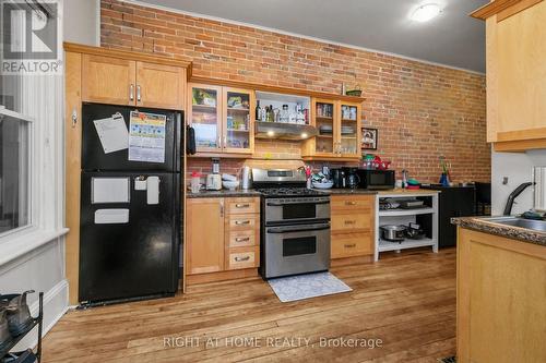 Unit 1-Main Floor-Kitchen - 93 Gilmour Street, Ottawa, ON - Indoor Photo Showing Kitchen