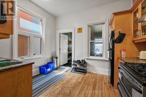 Unit 1-Main Floor-Kitchen - 93 Gilmour Street, Ottawa, ON - Indoor Photo Showing Kitchen