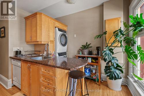 Unit 2-Kitchen-Eat-up Island - 93 Gilmour Street, Ottawa, ON - Indoor Photo Showing Kitchen