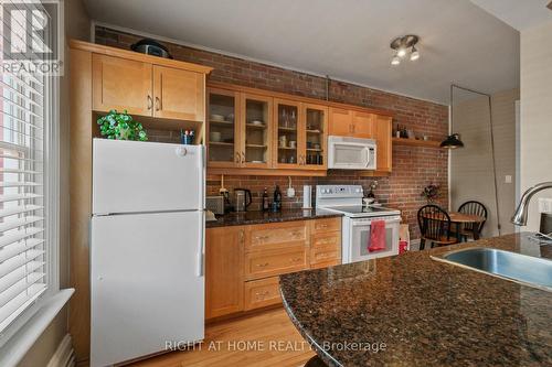 Unit 2-Kitchen - 93 Gilmour Street, Ottawa, ON - Indoor Photo Showing Kitchen