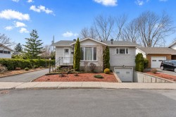 1007 Rue Boulé Longueuil (Le Vieux-Longueuil), QC J4J 1T8