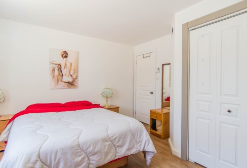 Chambre à coucher principale - 2 Ch. Préseault, Notre-Dame-Du-Laus, QC - Indoor Photo Showing Bedroom