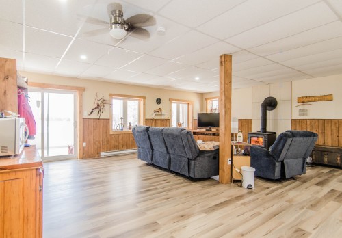 Salle familiale - 2 Ch. Préseault, Notre-Dame-Du-Laus, QC - Indoor Photo Showing Living Room