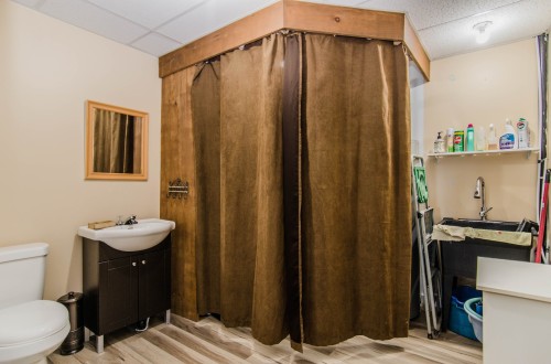 Salle d'eau - 2 Ch. Préseault, Notre-Dame-Du-Laus, QC - Indoor Photo Showing Bathroom