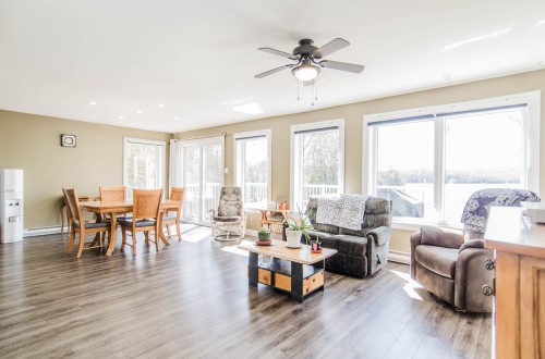Salon - 2 Ch. Préseault, Notre-Dame-Du-Laus, QC - Indoor Photo Showing Living Room