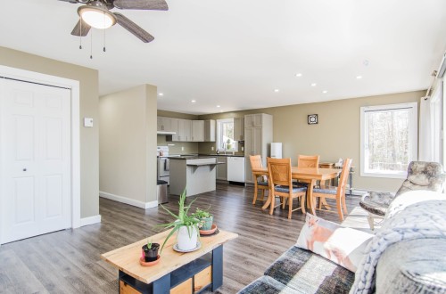 Salon - 2 Ch. Préseault, Notre-Dame-Du-Laus, QC - Indoor Photo Showing Living Room