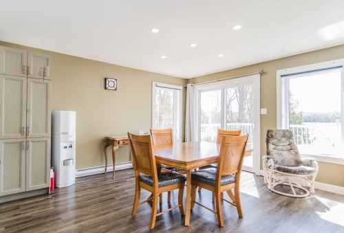 Salle à manger - 2 Ch. Préseault, Notre-Dame-Du-Laus, QC - Indoor Photo Showing Dining Room
