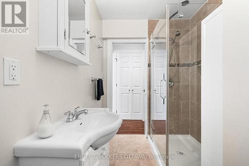 1252 Anoka Street, Ottawa, ON - Indoor Photo Showing Bathroom