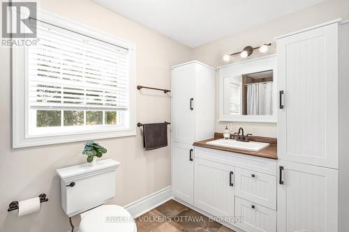 1252 Anoka Street, Ottawa, ON - Indoor Photo Showing Bathroom