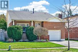 22 VANCE Crescent Waterdown, ON L8B 0B8