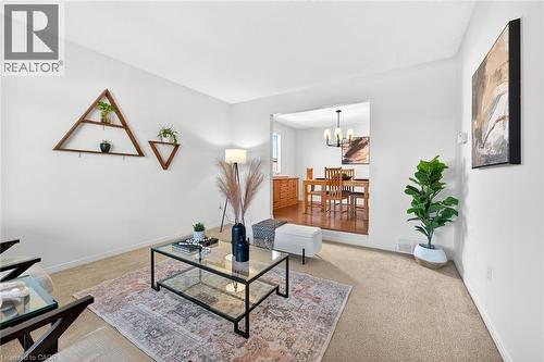 22 Vance Crescent, Waterdown, ON - Indoor Photo Showing Living Room