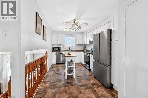 22 Vance Crescent, Waterdown, ON - Indoor Photo Showing Kitchen With Stainless Steel Kitchen