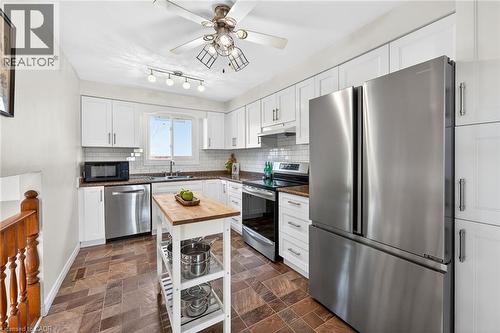 22 Vance Crescent, Waterdown, ON - Indoor Photo Showing Kitchen With Stainless Steel Kitchen