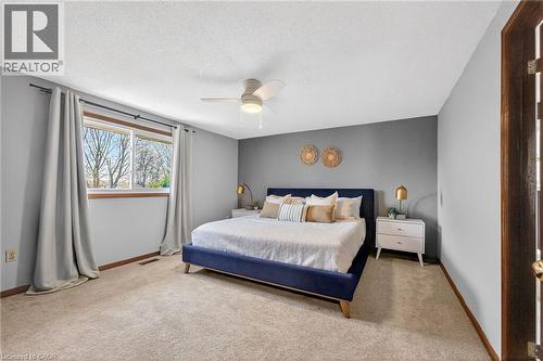 22 Vance Crescent, Waterdown, ON - Indoor Photo Showing Bedroom