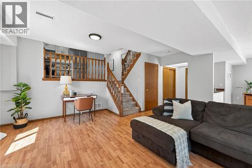 22 Vance Crescent, Waterdown, ON - Indoor Photo Showing Living Room