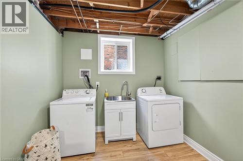 22 Vance Crescent, Waterdown, ON - Indoor Photo Showing Laundry Room