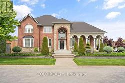 42 VINIFERA DRIVE  Grimsby, ON L3M 5S1