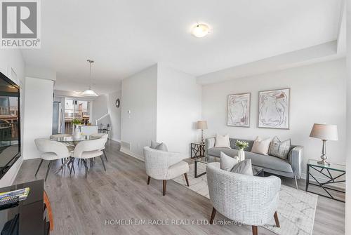 50 Hollywood Court, Cambridge, ON - Indoor Photo Showing Living Room