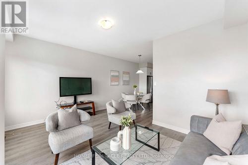 50 Hollywood Court, Cambridge, ON - Indoor Photo Showing Living Room