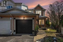 52 KINCARDINE DRIVE  Ottawa, ON K2V 1B3