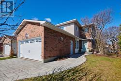 25 WATERTON CRESCENT  Ottawa, ON K2M 1Y8