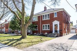 165 DIVADALE DRIVE Toronto, ON M4G 2P5