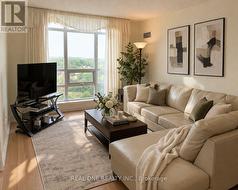 2125 - 238 BONIS AVENUE Toronto, ON M1T 3W7