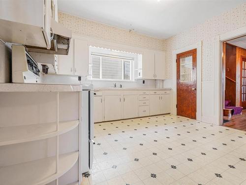 8 Robie Street, Amherst, NS 