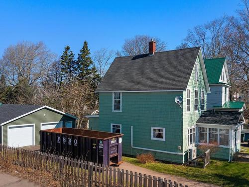 8 Robie Street, Amherst, NS 