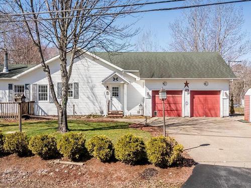 163 Orchard Street  Berwick, NS B0P 1E0