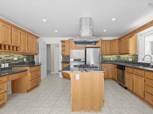 152 Roxbury Crescent, Halifax, NS 