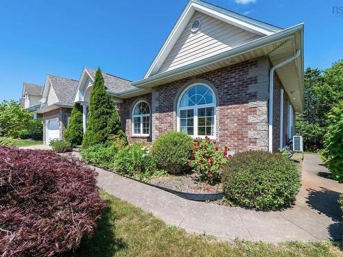 152 Roxbury Crescent, Halifax, NS 