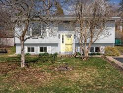 210 Churchill Downs Circle Lower Sackville, NS B4E 2J7