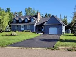 53 MEADOWLAND Avenue  Bible Hill, NS B2N 6H6