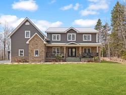 118 Stone Mount Drive Lower Sackville, NS B4C 4A2