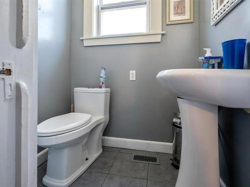 40 Clifford Street, Amherst, NS 