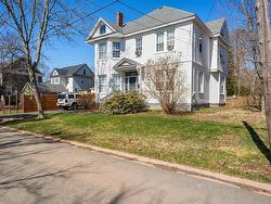 40 Clifford Street  Amherst, NS B4H 2G4