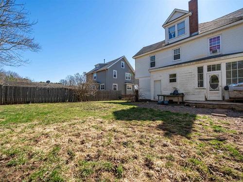 40 Clifford Street, Amherst, NS 